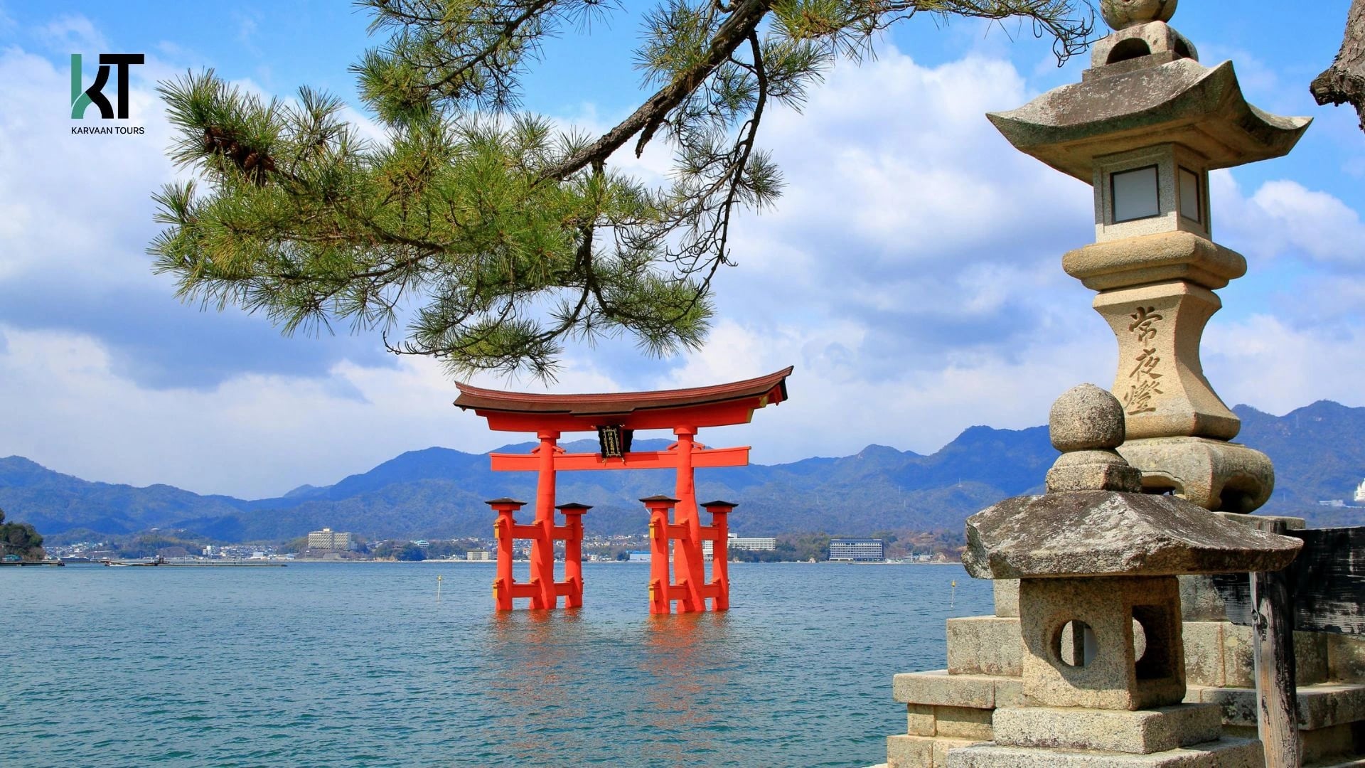 Hakone & Gotemba Premium Day Tour – Hot Springs, Fuji Views & Designer Shopping — private tour in Japan