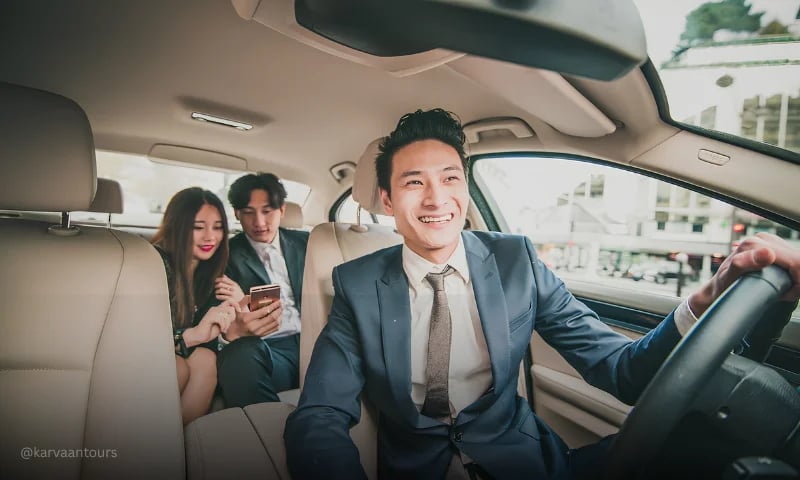 Private driver guiding travelers through Tokyo during a comfortable city tour