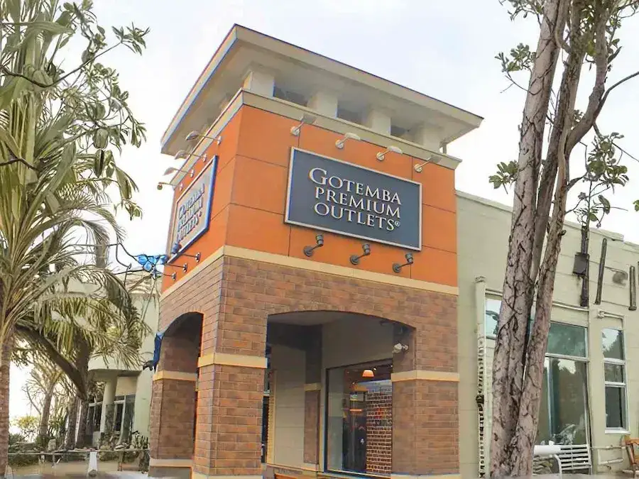 gotemba premium outlets entrance tower shizuoka japan