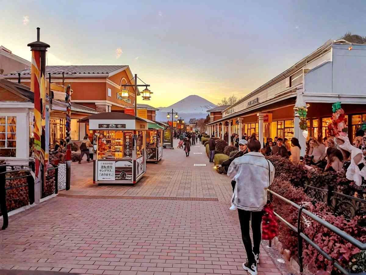 gotemba premium outlets shopping street sunset mount fuji